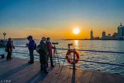 两对夫妻旅游住民宿